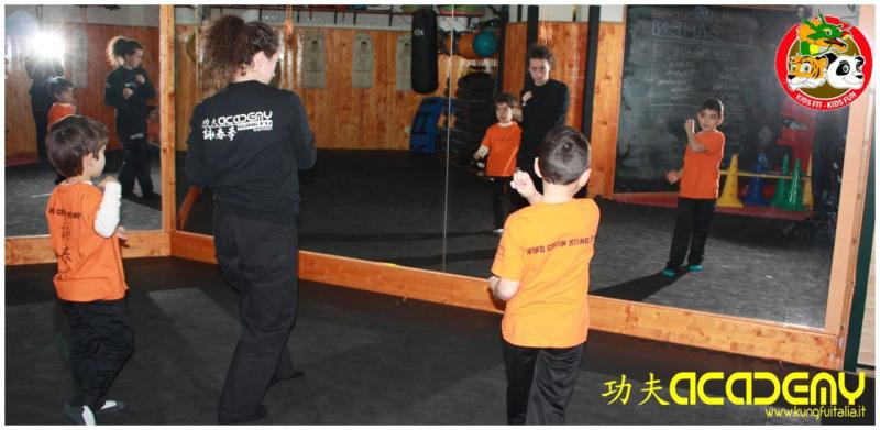 Kung Fu Academy Caserta di Sifu Mezzone Wing Chun Tjun, Ving Tsun Kung Fu Bambini difesa personale Accademia nazionale Italia scuola di taiji sanda chi kung www.kungfuitalia.i (2)